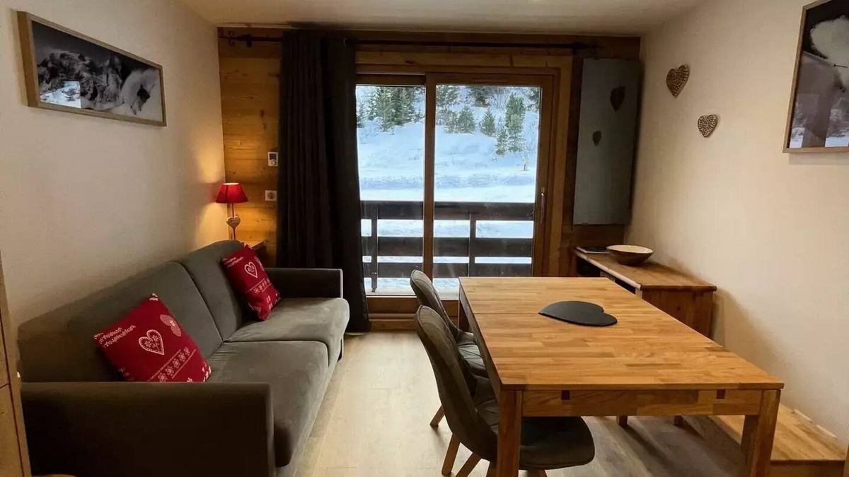 Meribel-Mottaret Apartment | Residence Le Lac Blanc - Studio 4 people in MOTTARET at the foot of the slopes and shops