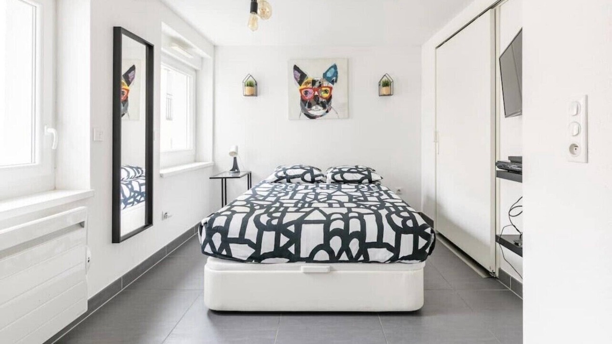 Poincare Apartment | Residence le Premium, Hyper Centre, Studio Tout Équipé