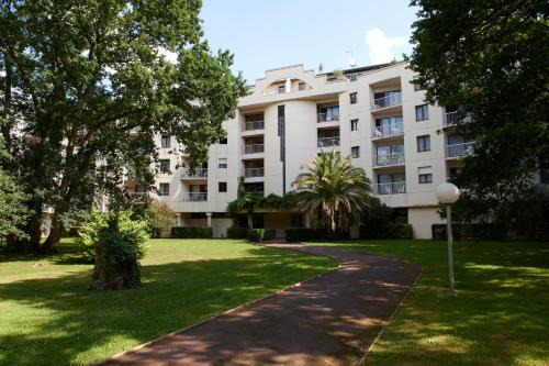 Saint-Paul-les-Dax Apartment | Residence Les Chenes