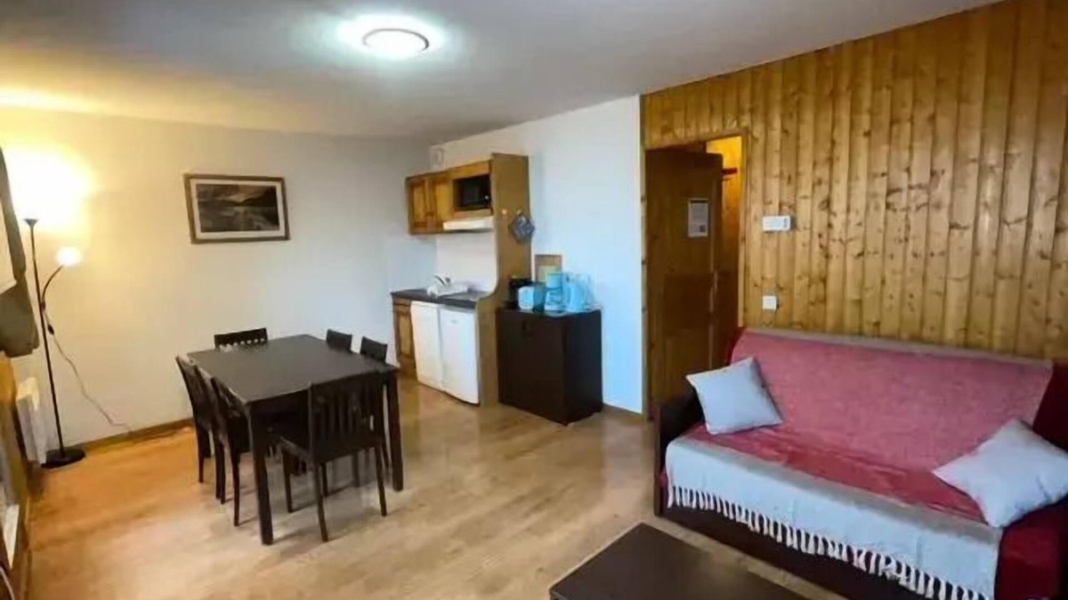 Saint-Jean-d'Arves Apartment | Residence Les Ecourts - Apartment for 6 people