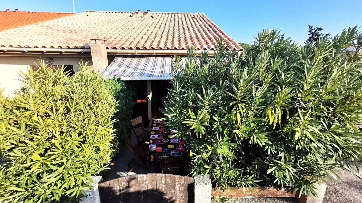Port Leucate Villa | Residence Maisons De La Plage - Comfortable two-room villa with mezzanine for 6 people in Port Leucate. Ref: 1MPL 126