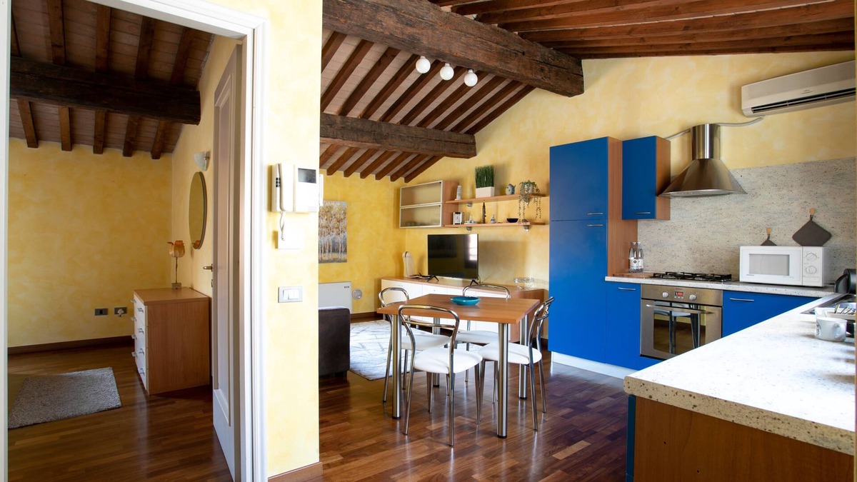 Historic Centre Apartment | Residence of the Fruits-The Cedar- bright apartment a stone's throw from the squares!