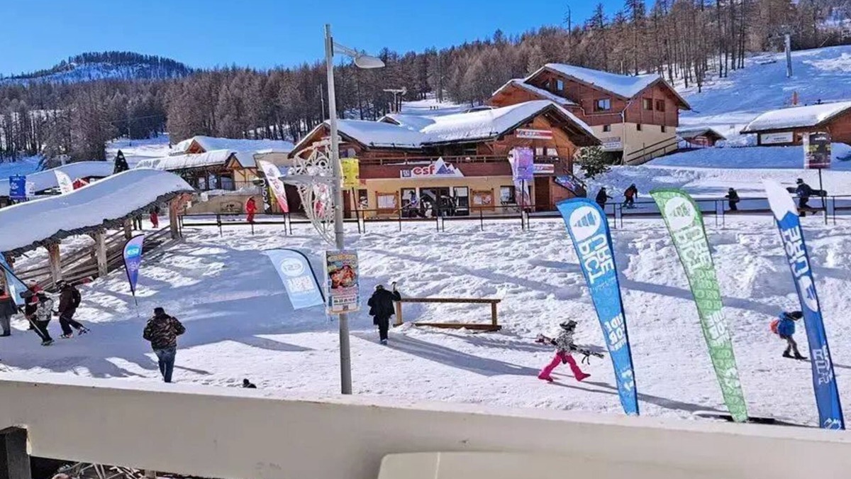Puy-Saint-Vincent Apartment | Residence Pendine 2 - P2107 - Large studio - 5 people - Snow front