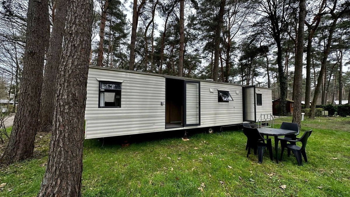 Bocholt House | Residence with a spacious garden located in a child-friendly park
