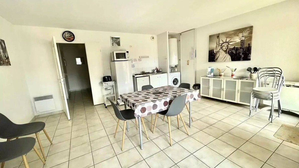 Port-la-Nouvelle Apartment | RESIDENCE WITH LIFT: T2 CABIN WITH TERRACE sleeps 6