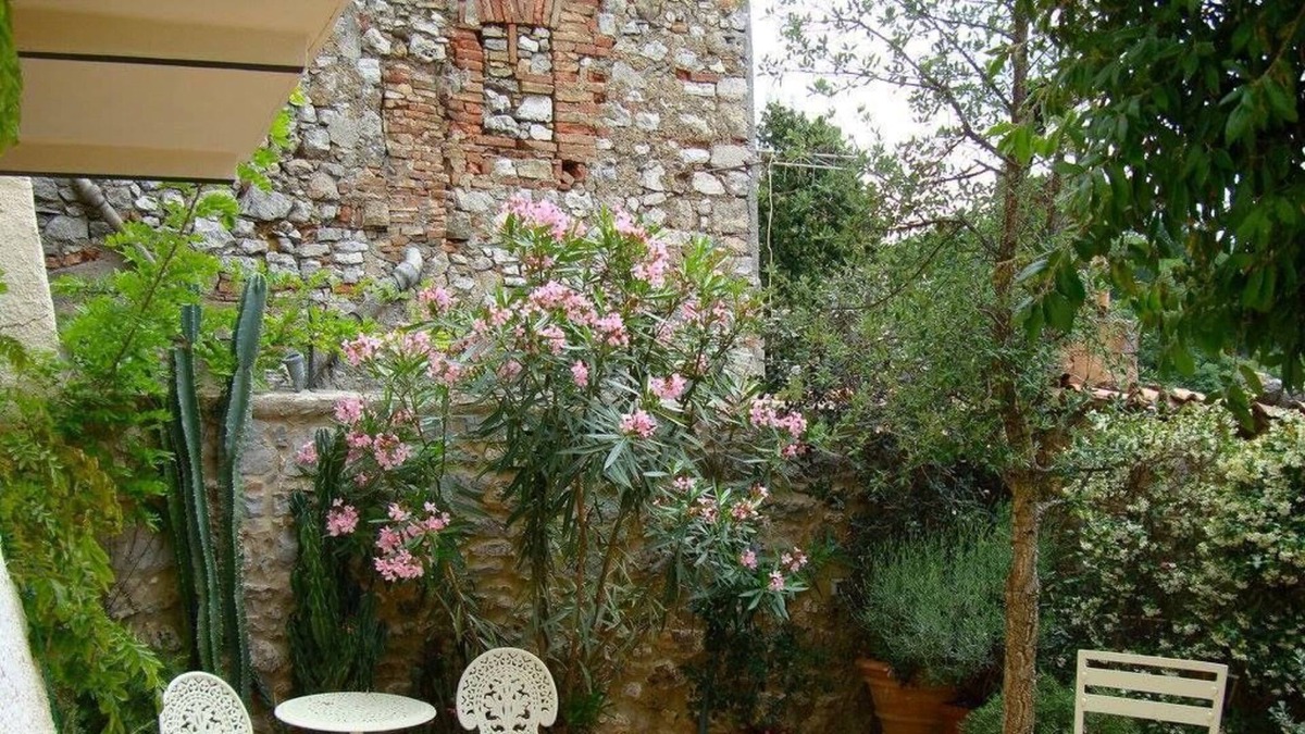Semproniano House | Residenza Le Antiche Mura