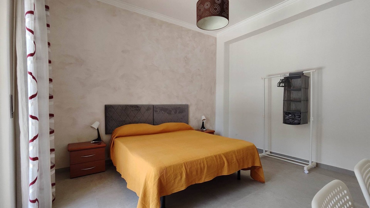 Old Town Apartment | Residenza Missori: Comfort within walking distance of Duomo and Mercato Storico, free park.