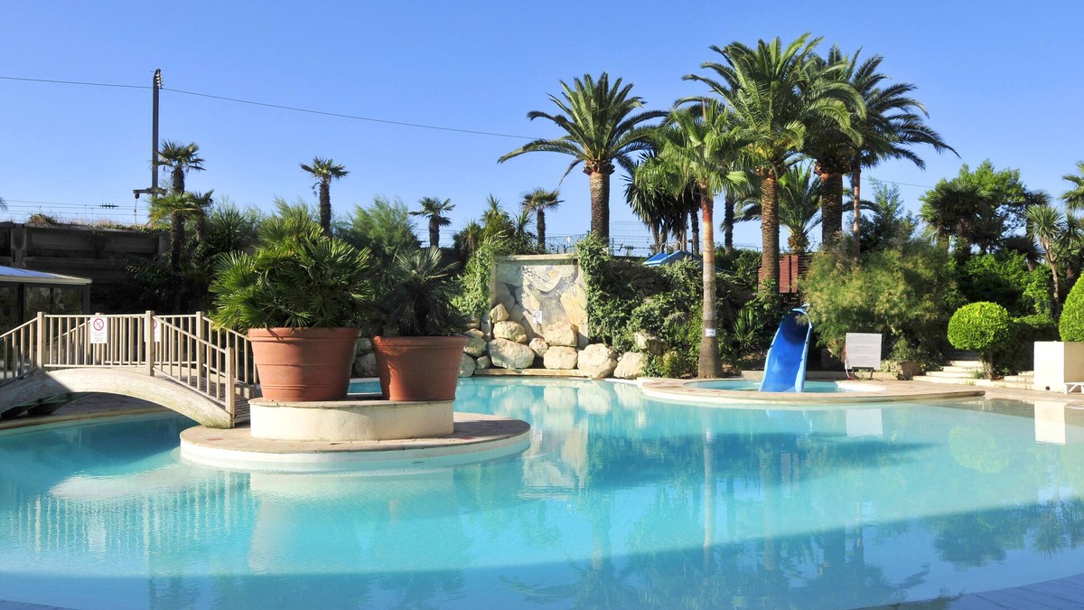 Cannes La Bocca Apartment | Residhotel Villa Maupassant