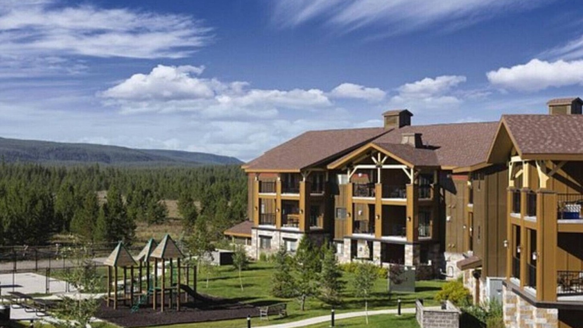 West Yellowstone Apartment | Resort 1BD condo 1 block from Yellowstone gates with resort amenities