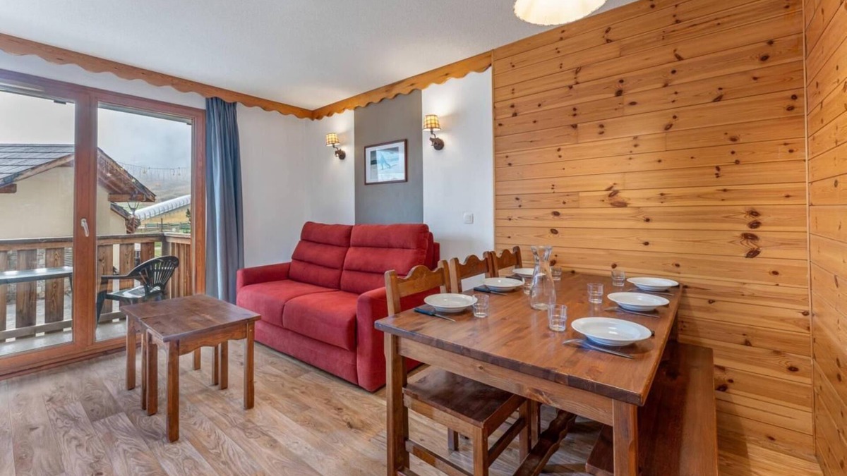 Les Orres Apartment | Resort center, 1st floor, swimming pool, sauna, balcony, tv, ski locker, 34m², Les Orres
