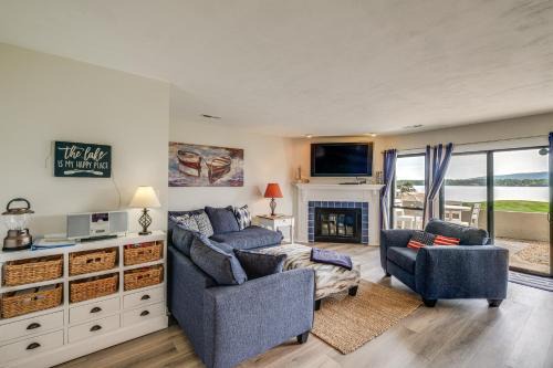 North Shore Apartment | Resort Condo on Smith Mtn Lake Linens Included!