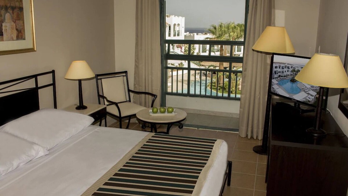 Sharm El Sheikh Hotel | Resort-Style Fun Near Naama Bay – Dive In, Play On, Chill Out