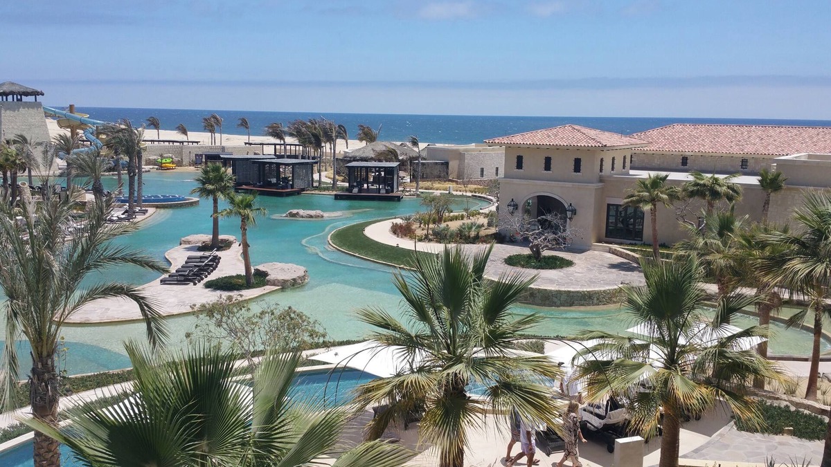 Los Cangrejos II y III Resort | Resort living at its best Great place for kids and parents. Food, golf, pools.