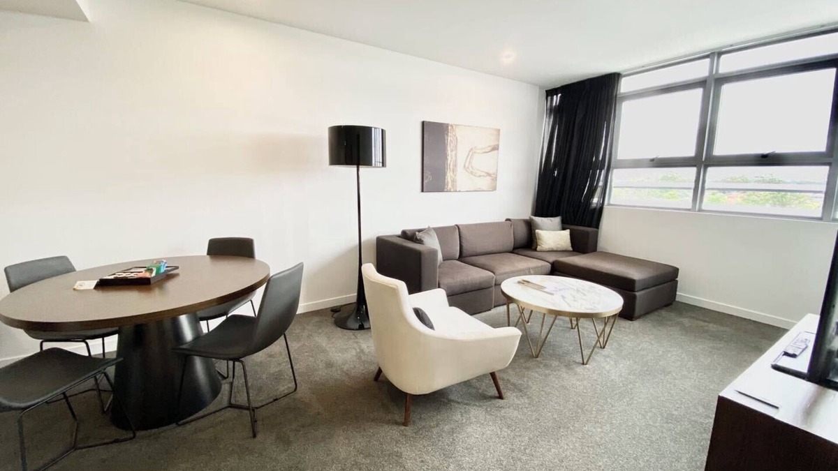 Chatswood CBD Apartment | Resort Style 1 BD with Parking in the heart of Chatswood