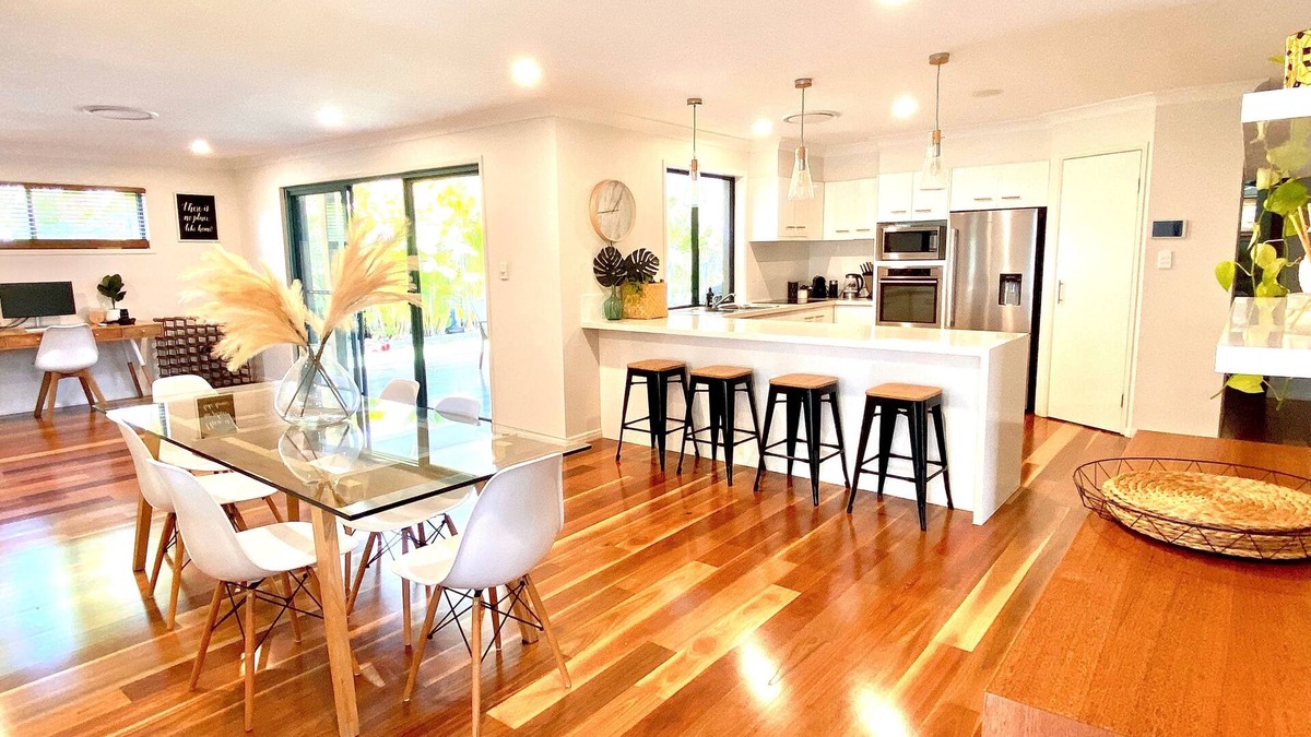 Burleigh Waters House | Resort Style Family Resort - Burleigh Waters
