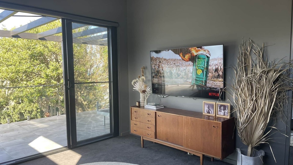 Narraweena House | Resort-Style Family Entertainer With Ocean Views