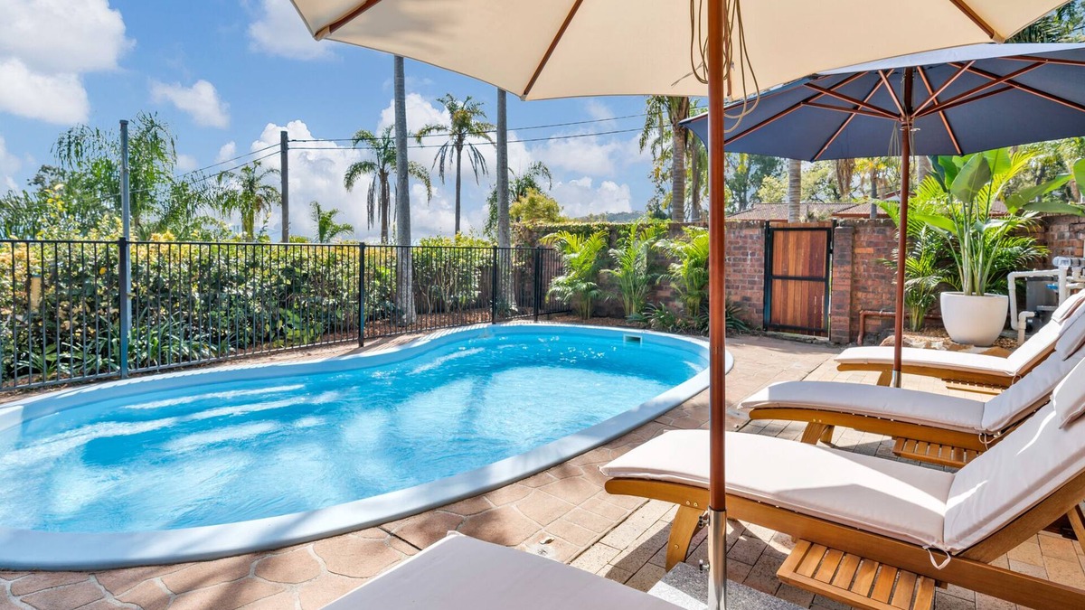Daleys Point House | Resort Style Getaway | Close to Beaches and Cafes