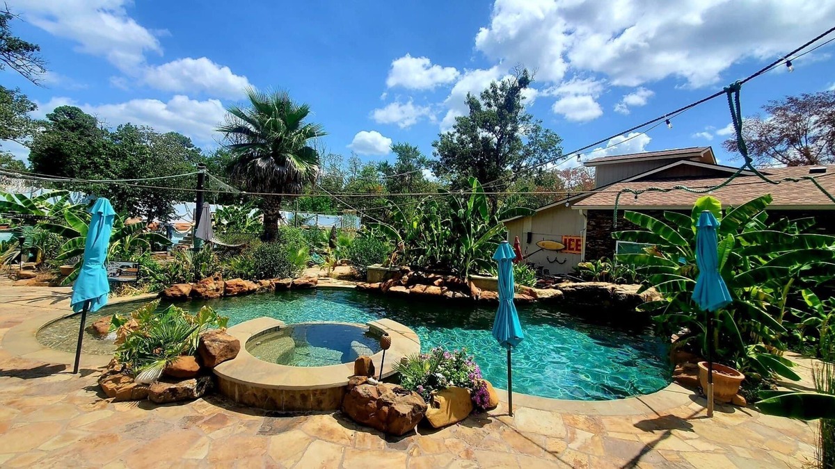 Trinity Apartment | Resort Style Getaway--minutes from town