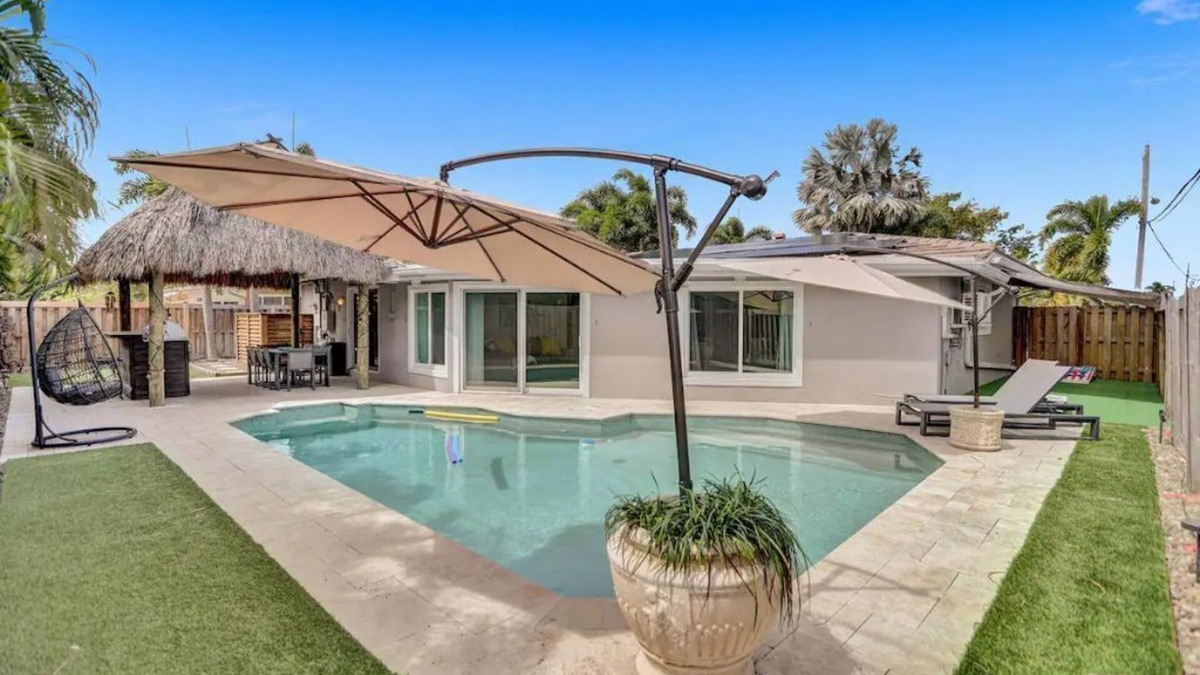 Garden Isles House | Resort Style House with Game Room near the Beach