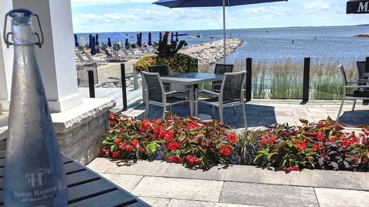 Innisfil House | Resort Style Living Steps to the Boardwalk and Marina