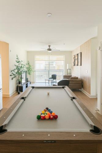 Forest Park Apartment | Resort-Style Retreat 1 King 2 Queens, Pool table