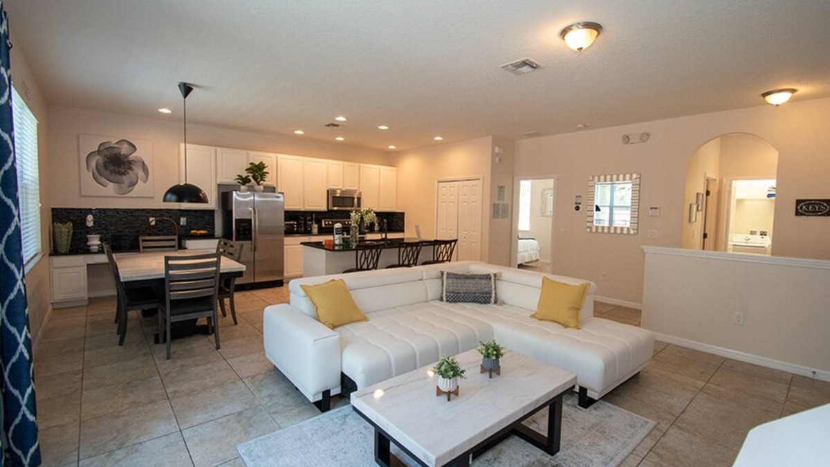 Seasons House | Resort Townhome 4BR, Private Pool, Near Disney