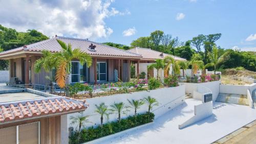Motobu Villa | Resort & Villa RYUNON