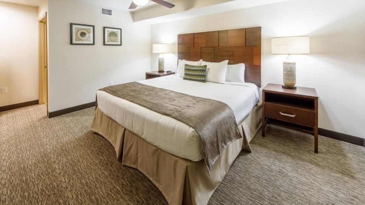 North Scottsdale Hotel | Resort Villa with Splash Zone, Balcony, Kitchen & Fun Activities l 2 Villas