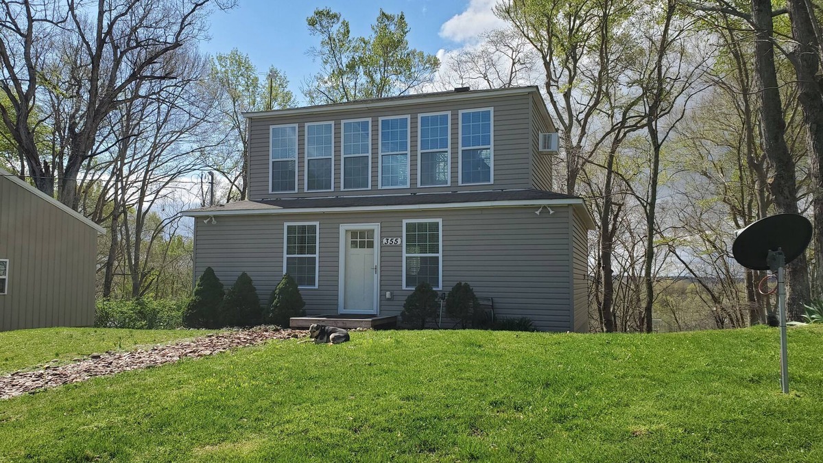 Cadiz Cottage | Rest and relaxation in this cozy waterfront home in Cadiz
