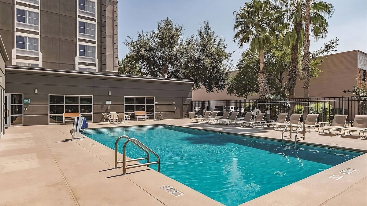 Downtown San Antonio Hotel | Rest Easy in Roomy Comfort - San Antonio Adventures Await | 2 Suites