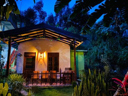 Ambagollapathana House | Rest Full Homestay