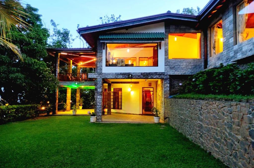 Koslanda Bed & Breakfast | 'Rest in Love' Rock Bangalow