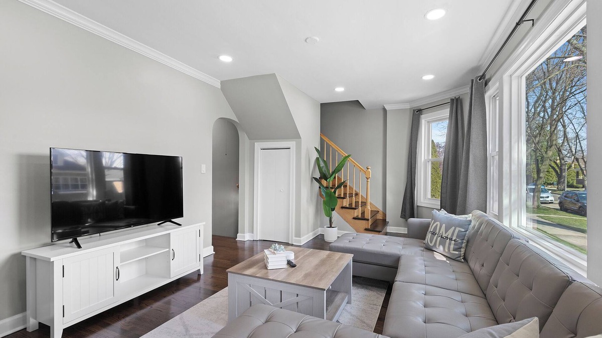 Morton Grove House | Rest & Relaxation w/ Game Room