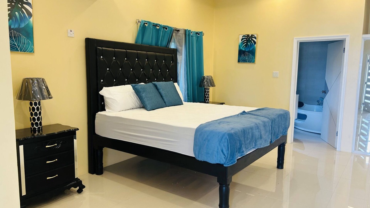 Montego Bay Apartment | Rest Stop- Upstairs/5 miles fr MBJ/24hrs Security
