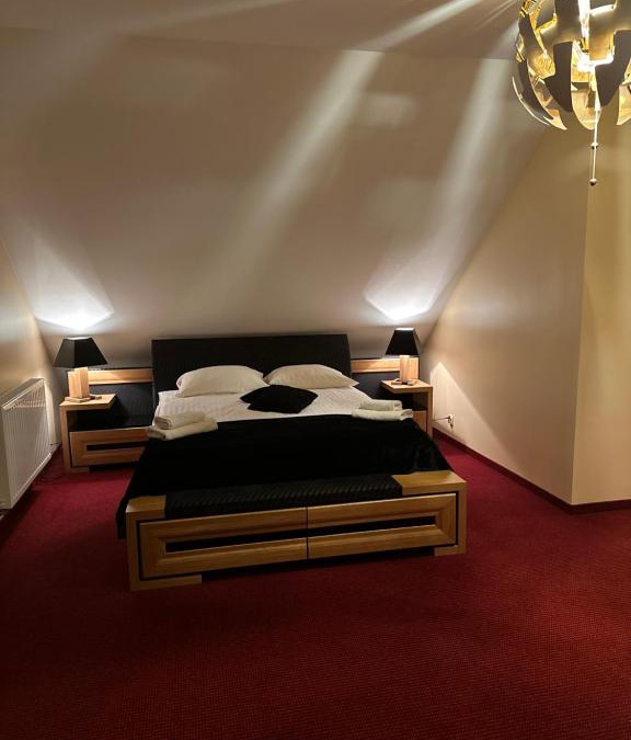 Myslenice Hotel | Restauracja i Hotel Oberża Wilczy Głód