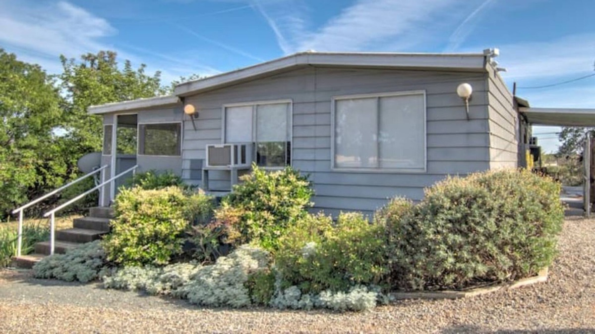 Marysville House | Restful & Cozy 2-Bedroom Home with Nature Setting