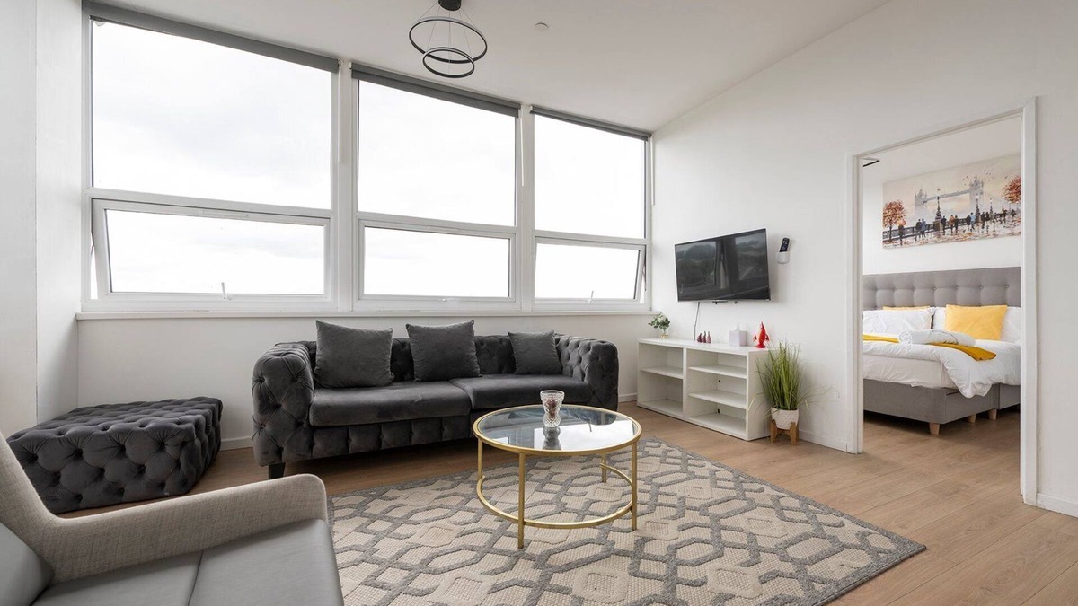 Smethwick Apartment | Restful stay with gym access in West Midlands