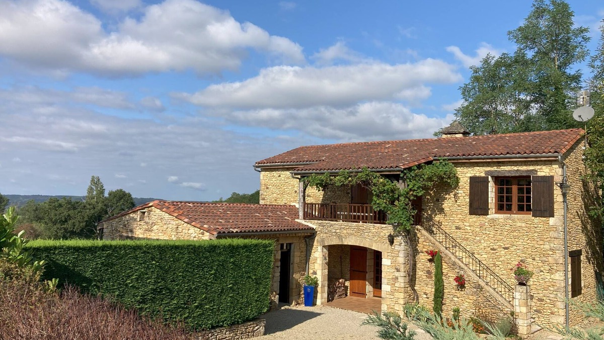 Saint-Germain-de-Belves House | Restored Stone Barn With Superb View