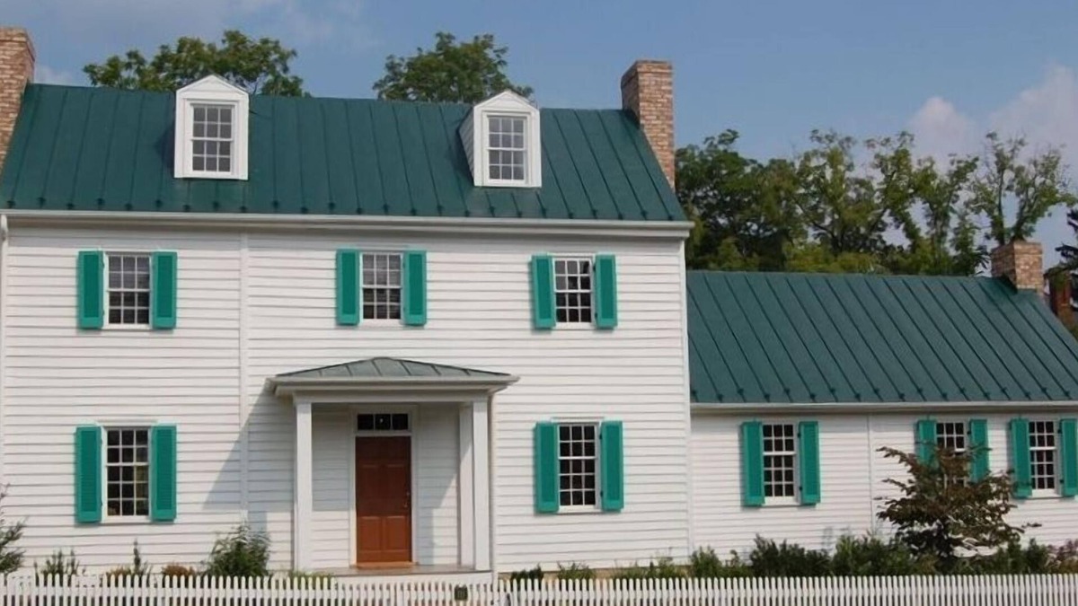 Lexington House | Restored 1840 House with Gardens in Historic Downtown