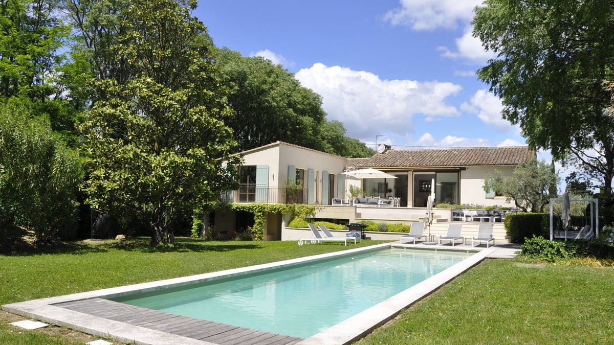 St.-Remy-de-Provence House | Restored farmhouse, near village, quiet, heated pool, superb view Alpilles