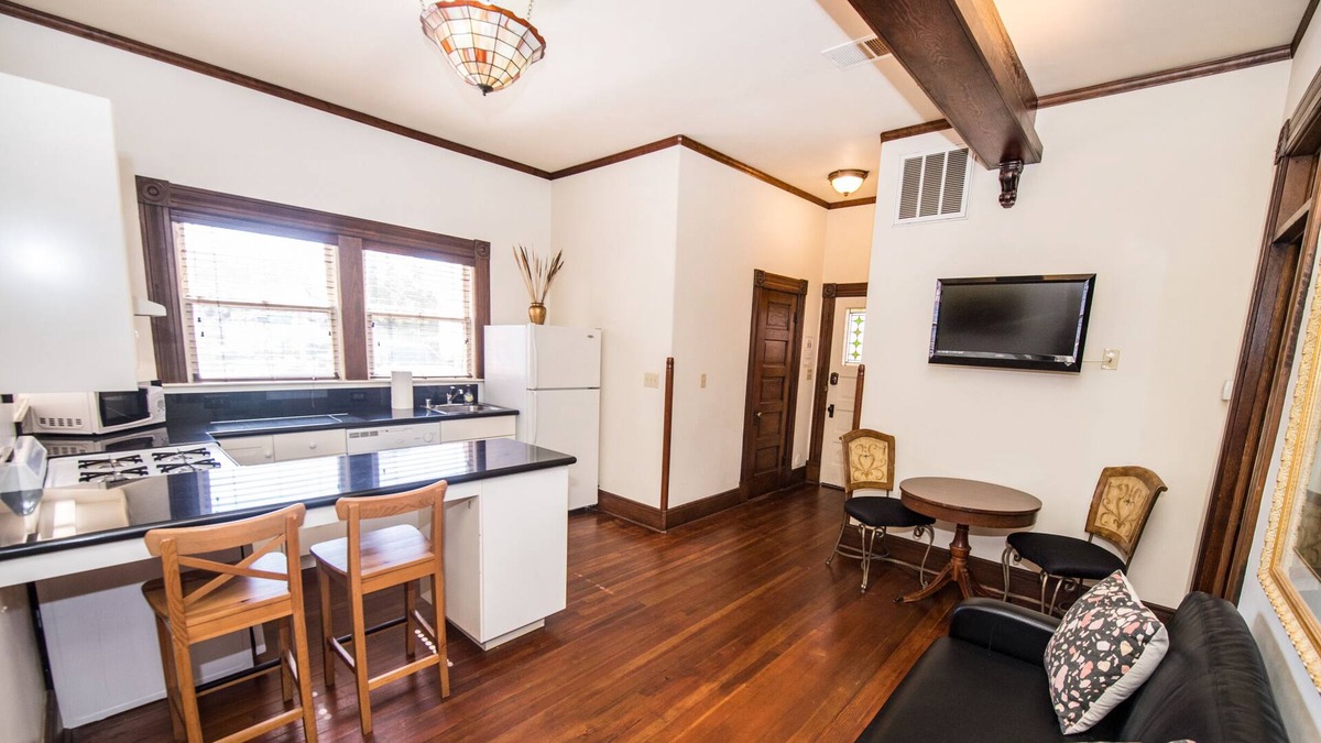Cortez Hill House | Restored Victorian Downtown 2 Bedroom
