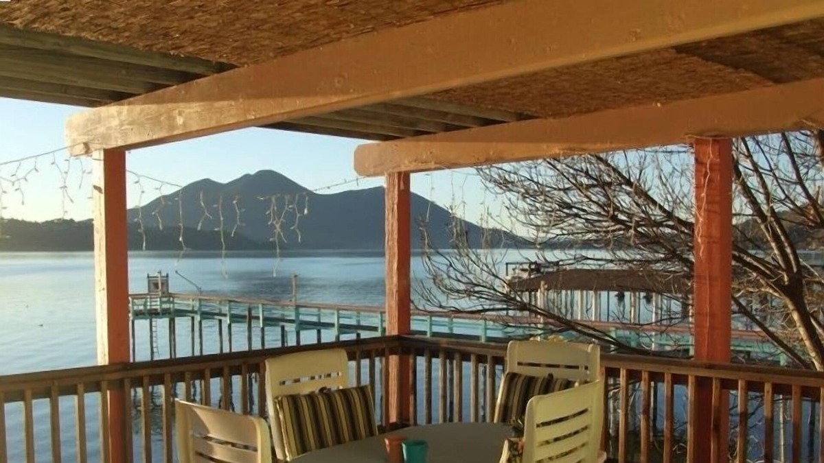 Clearlake Resort | Retired from accepting bookings until further notice.