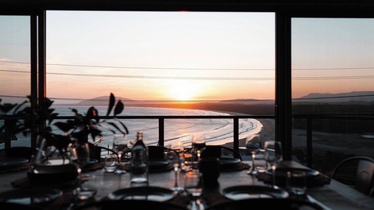 Gerroa House | Retreat by the Sea – Coastal Escape with Cozy Spa & Panoramic Ocean Sunset Views