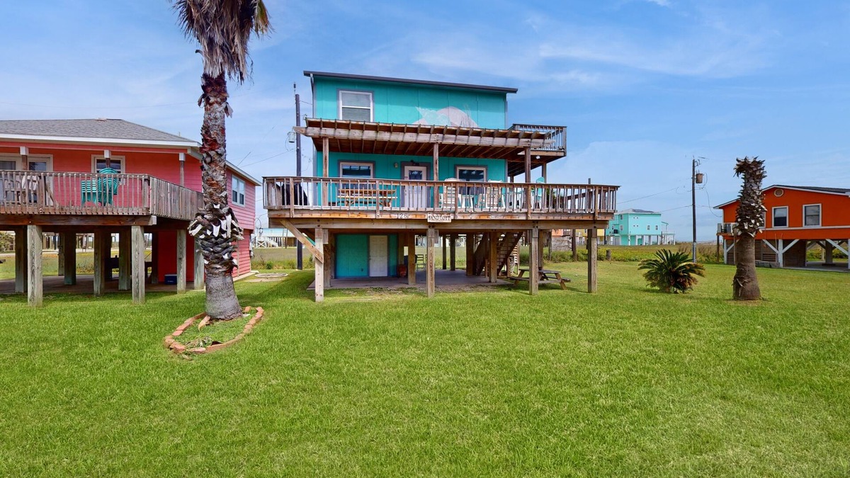 Surfside Beach House | Retreat | Gulf Views | Large Deck | Family Fun