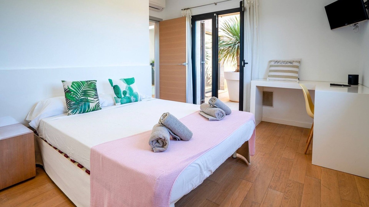 Campos Villa | Retreat with Designer Kitchen