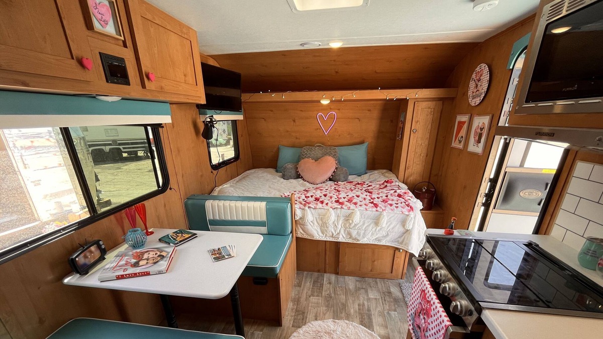 Tow House | Retro camper trailer on shores of Lake Buchanan