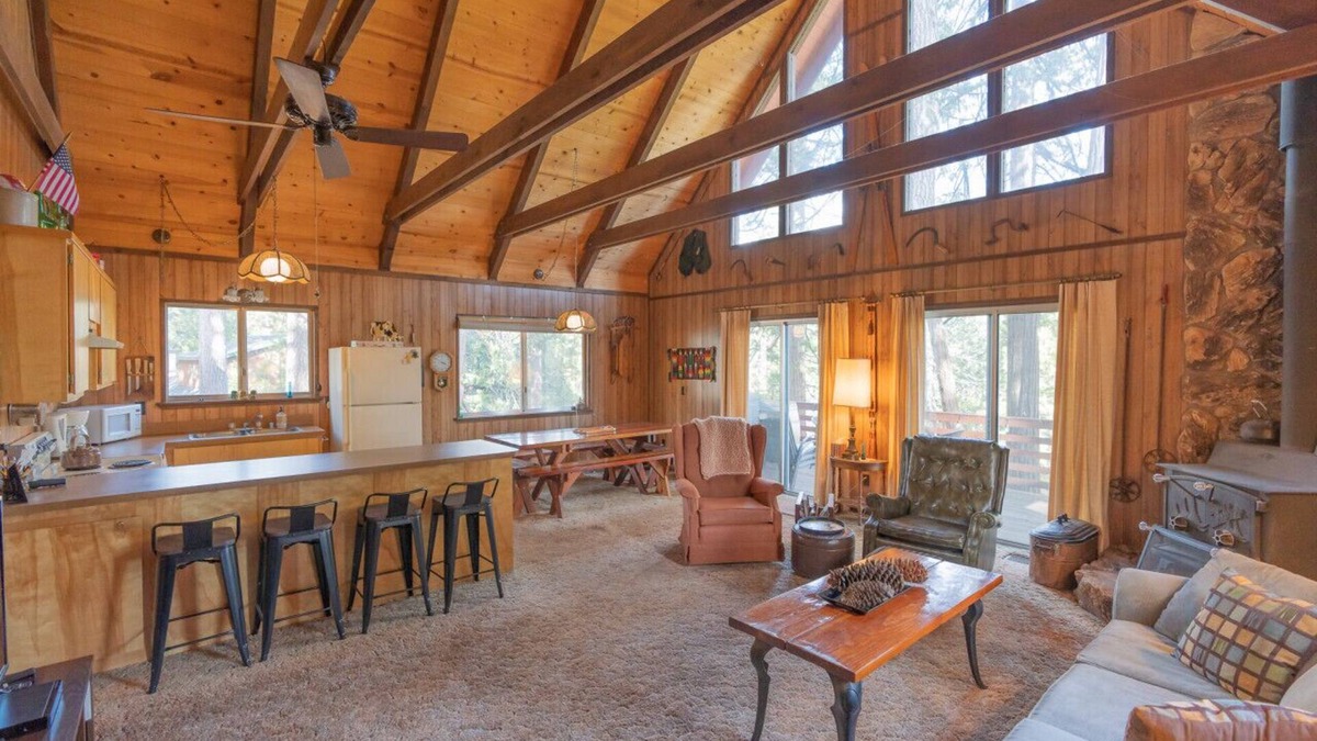 Arnold House | Retro Chalet w/central heat!