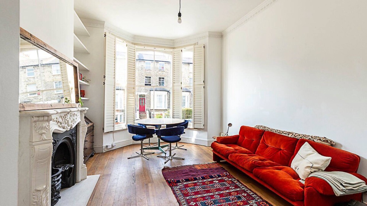 Haringey Apartment | Retro Charm and Modern Comforts