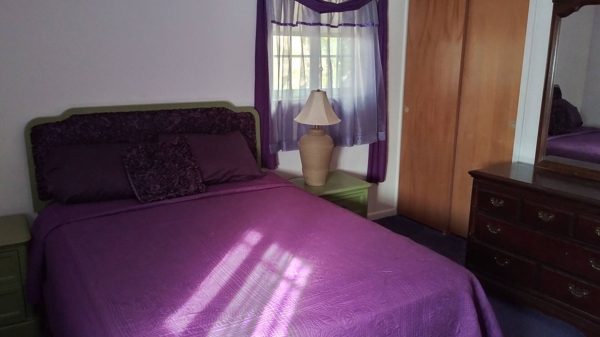 Parkdale House | Retro Decor 2 BR Ranch with sofa sleeper