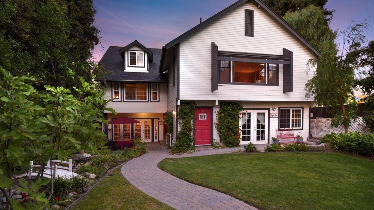 Arroyo Grande Villa | Retro English Mansion Sleeps 35 Gardens